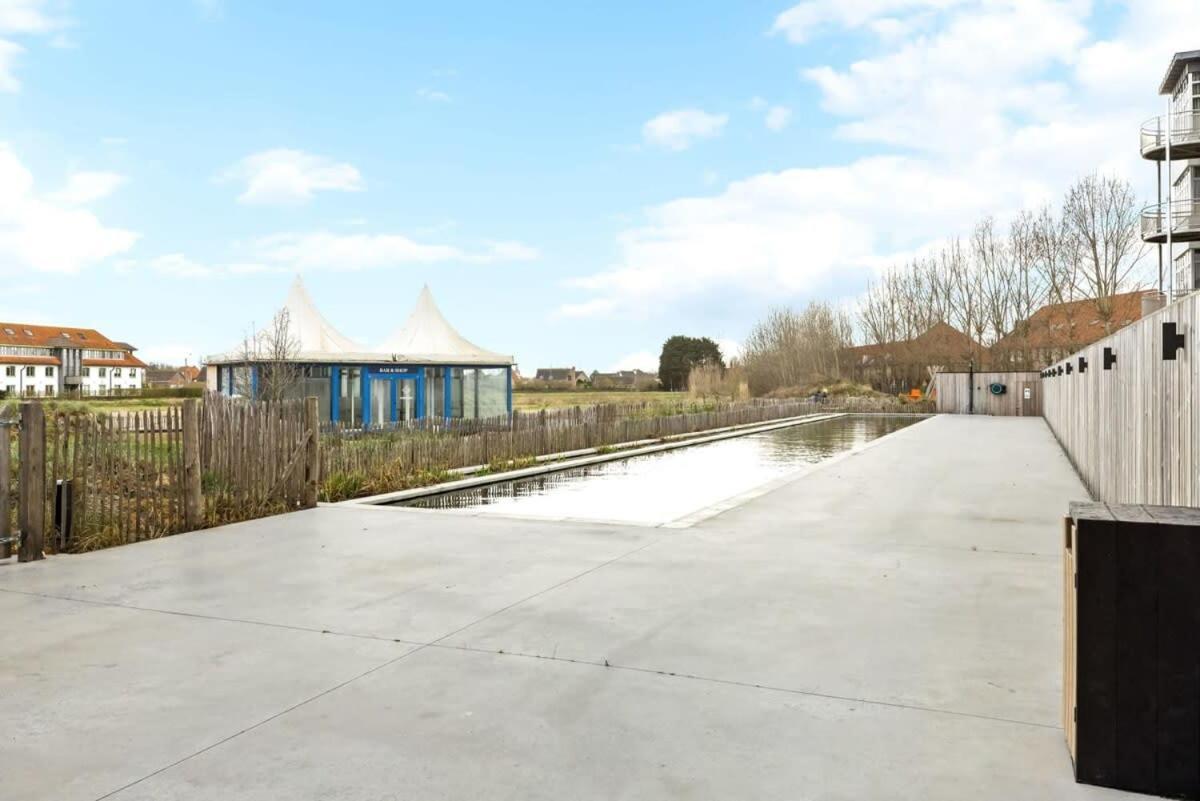 Huswell - Apartment With Natural Swimming Pool Middelkerke Exteriör bild
